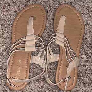 NEVER WORN! Nude sandals
